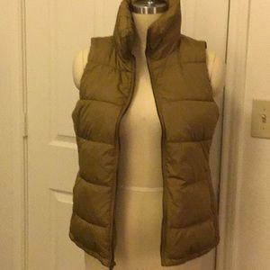 Old Navy High Collared Puffer Vest